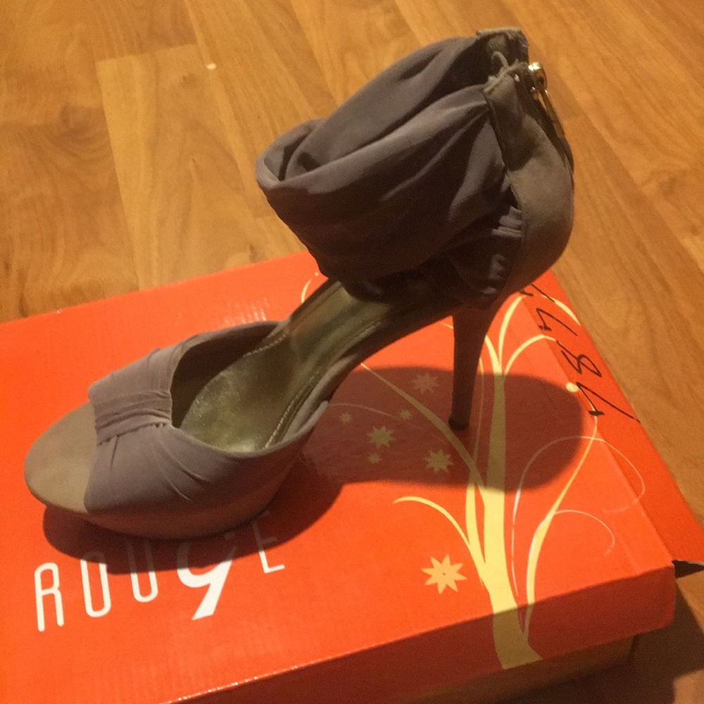 Shoe - Picture 4 of 4